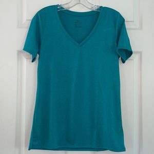 ✨5 for $25✨Nike Dri-Fit (medium) green T-shirt.